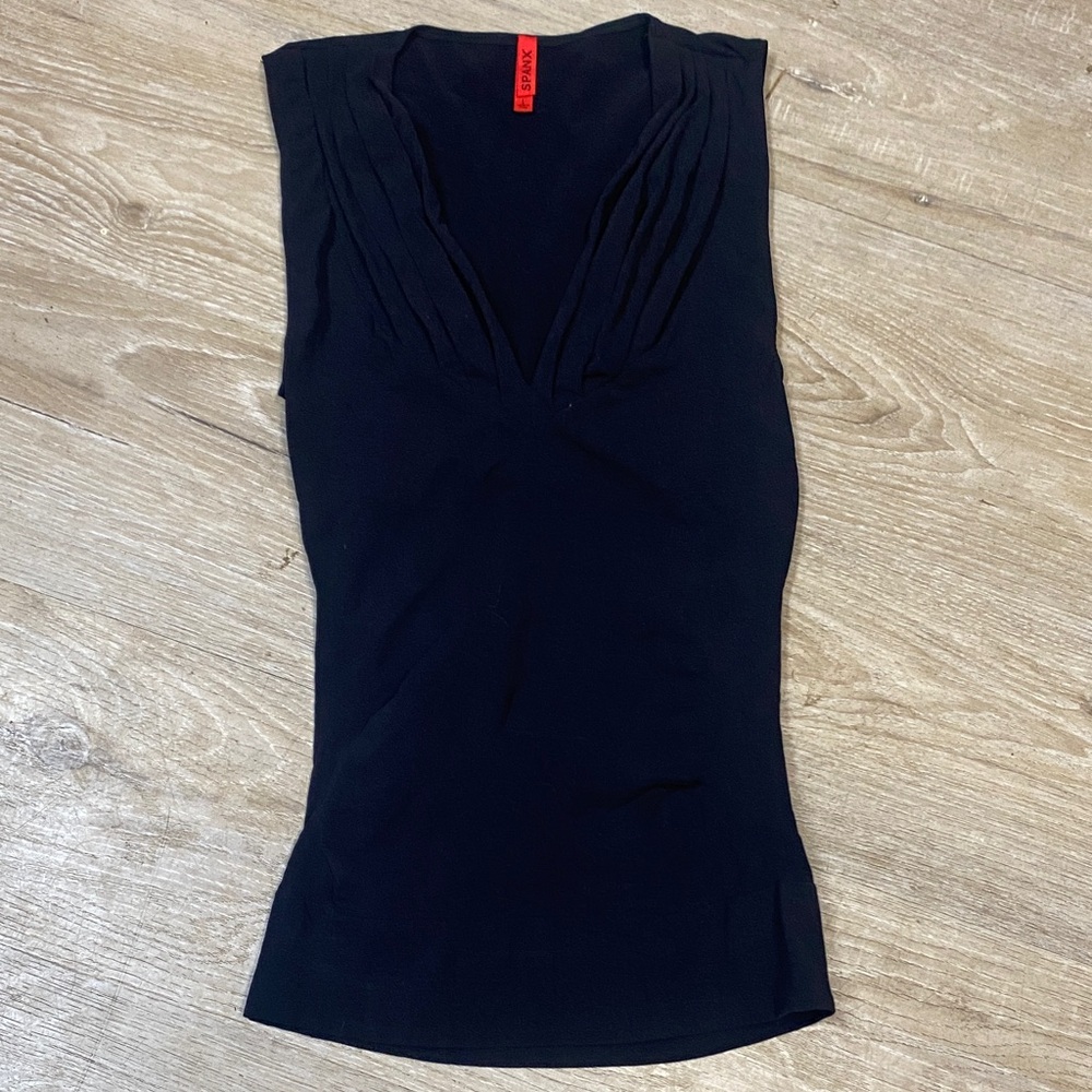 SPANX Black Sleeveless V-Neck Tank-L